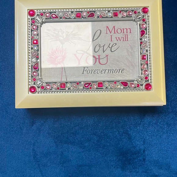 MUSICAL BOX - Picture 1 of 8